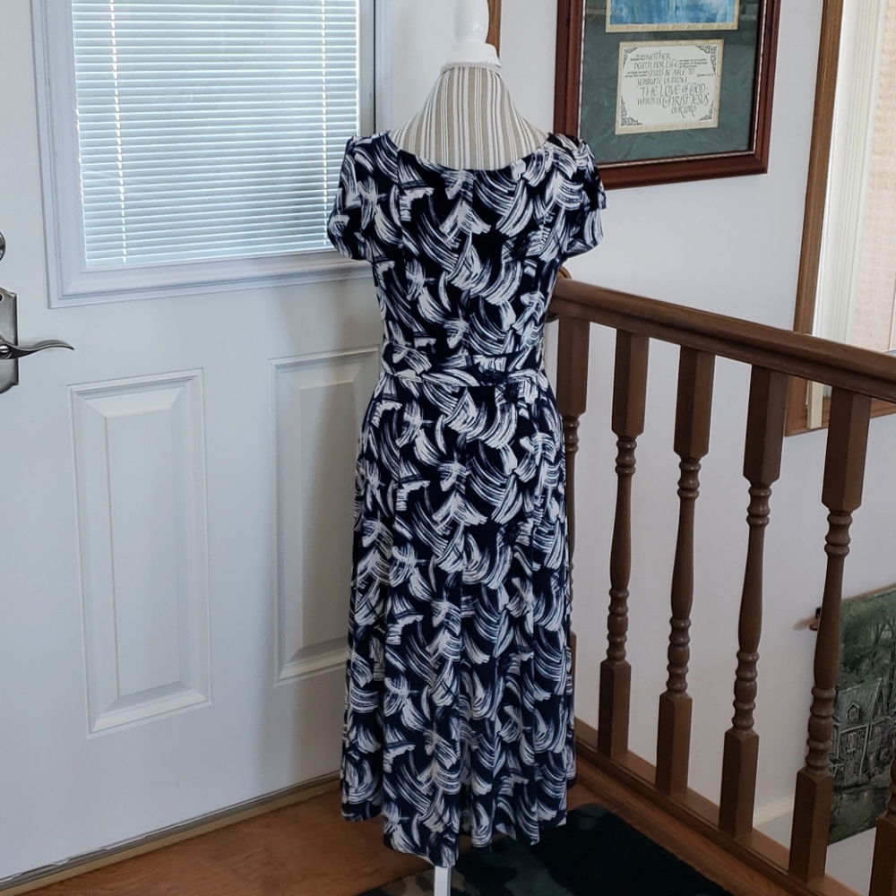 Midi dress - Picture 4 of 6